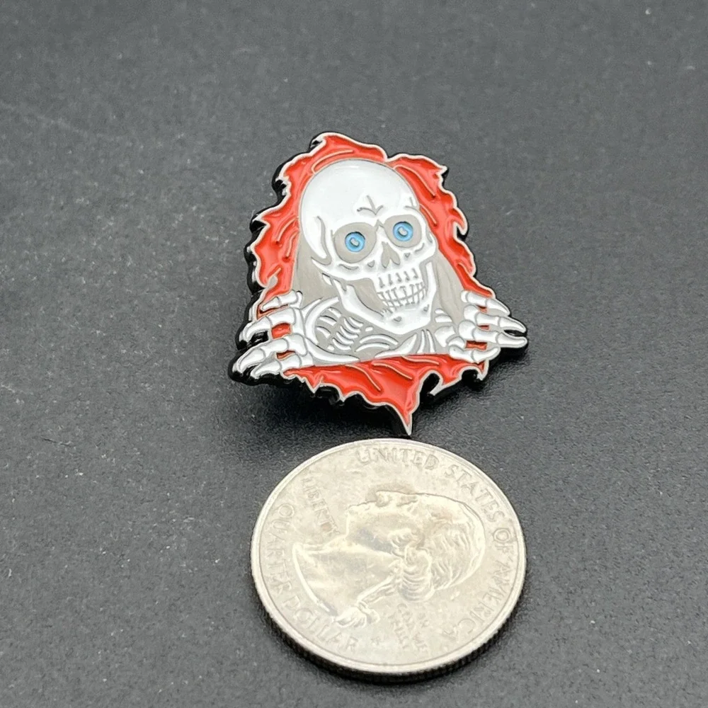 Skeleton Bursting Through Horror Lapel Hat‎ Pin